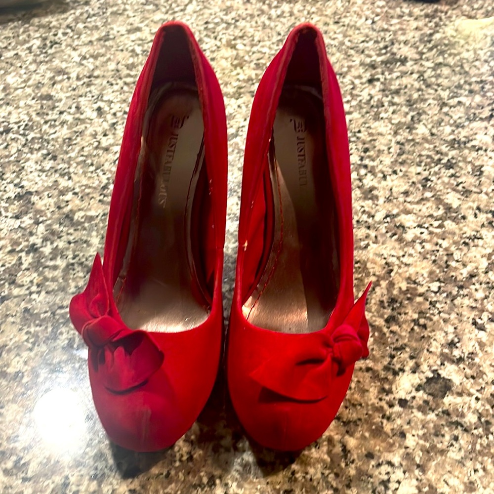 Red Pumps